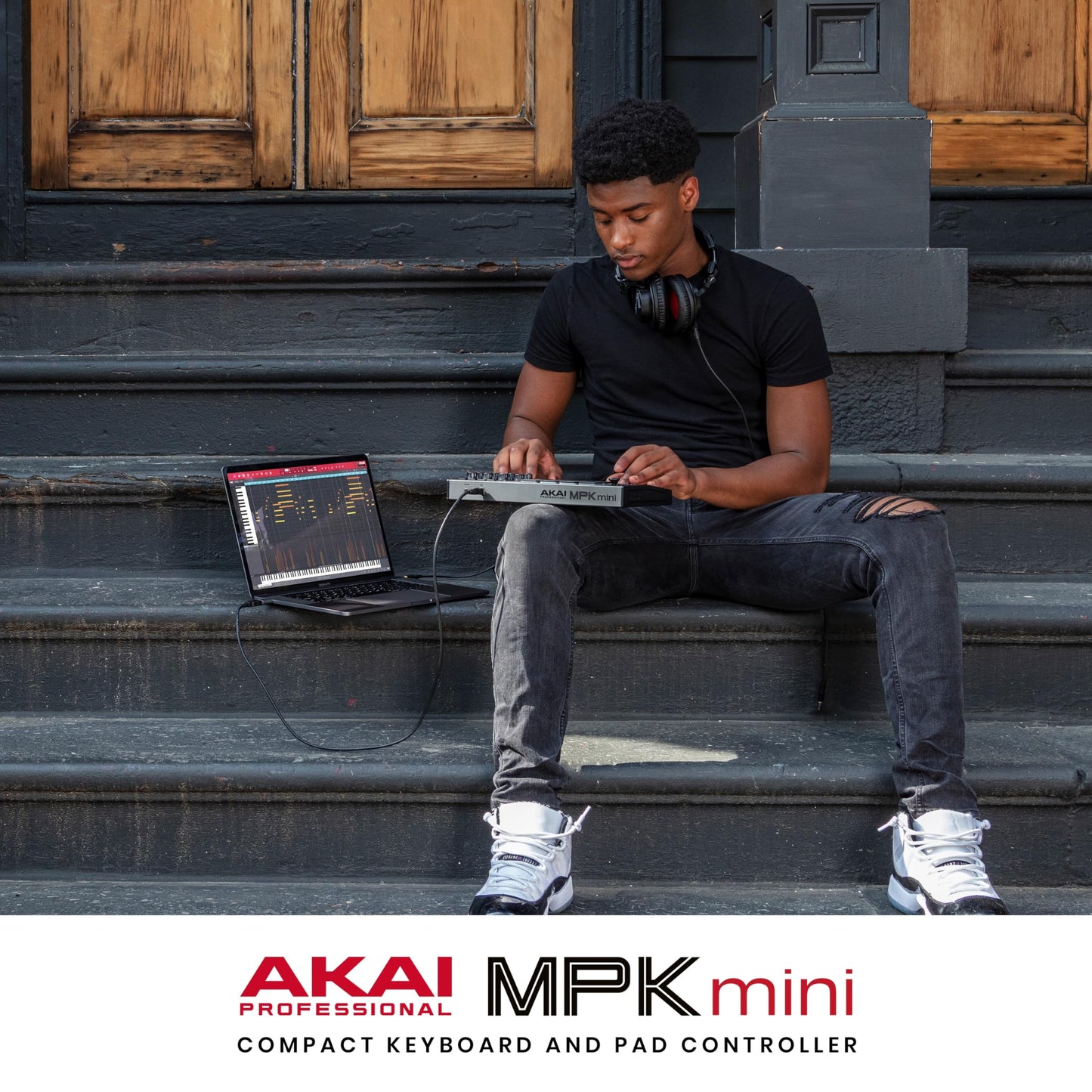 Akai Professional MPK Mini MK3 - 25 Key USB MIDI Keyboard Controller With 8 Backlit Drum Pads, 8 Knobs, Music Production Software and Native Instruments Sound Package (NKS Integration), White