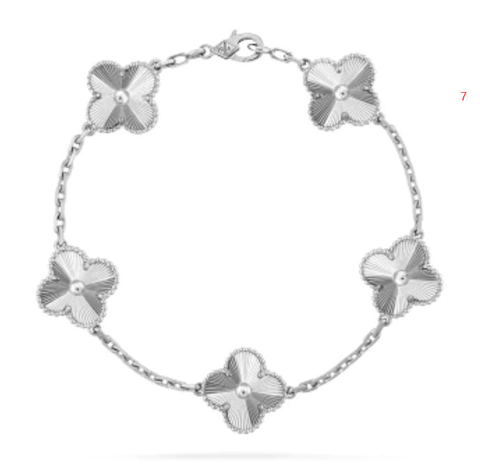 BeatWizards Academy Four leaf clover bracelet women's titanium steel light luxury electroplating 18k gold