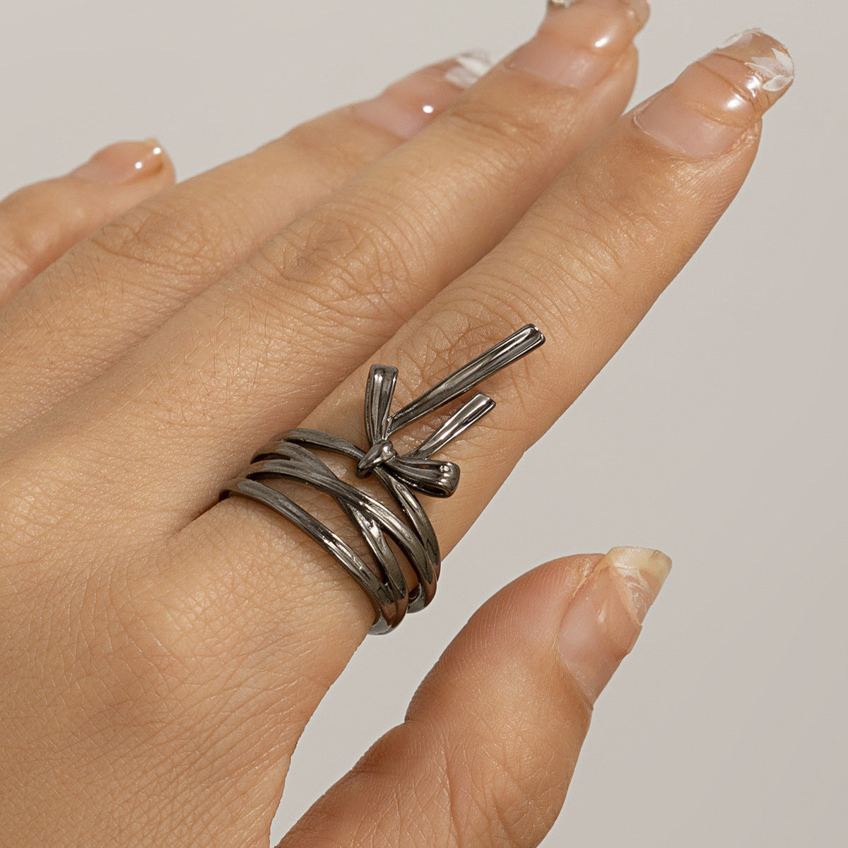 Meet The Dashers-Mrs. Dasher Kia Rose Sweet and Cool Metal Bow Rings Women's Pearl Beaded Open End Rings Bow Rings