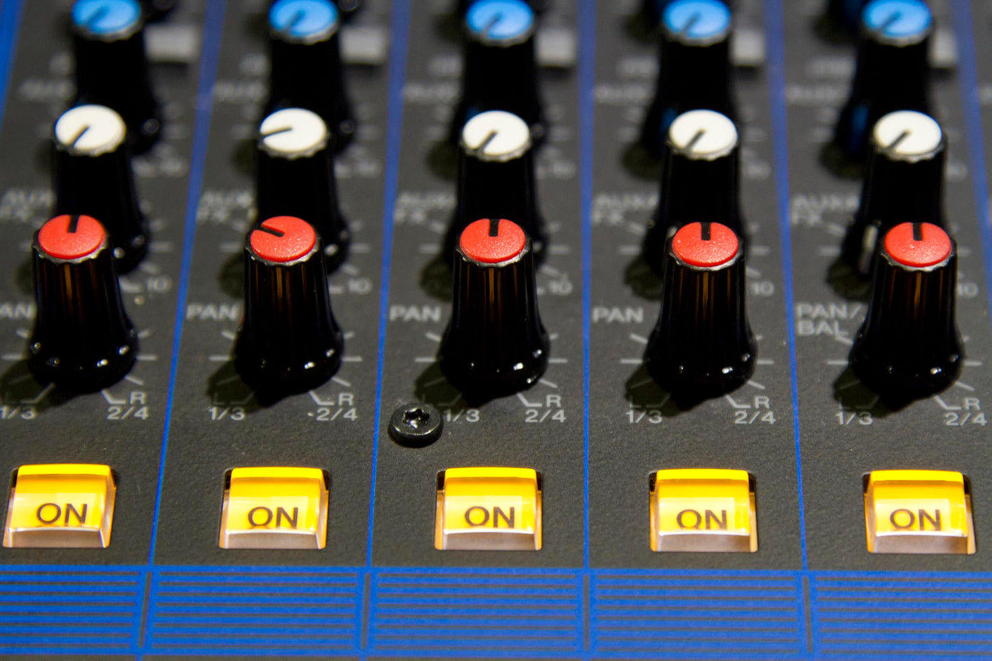 YAMAHA MG10XU 10-Input Stereo Mixer with Effects