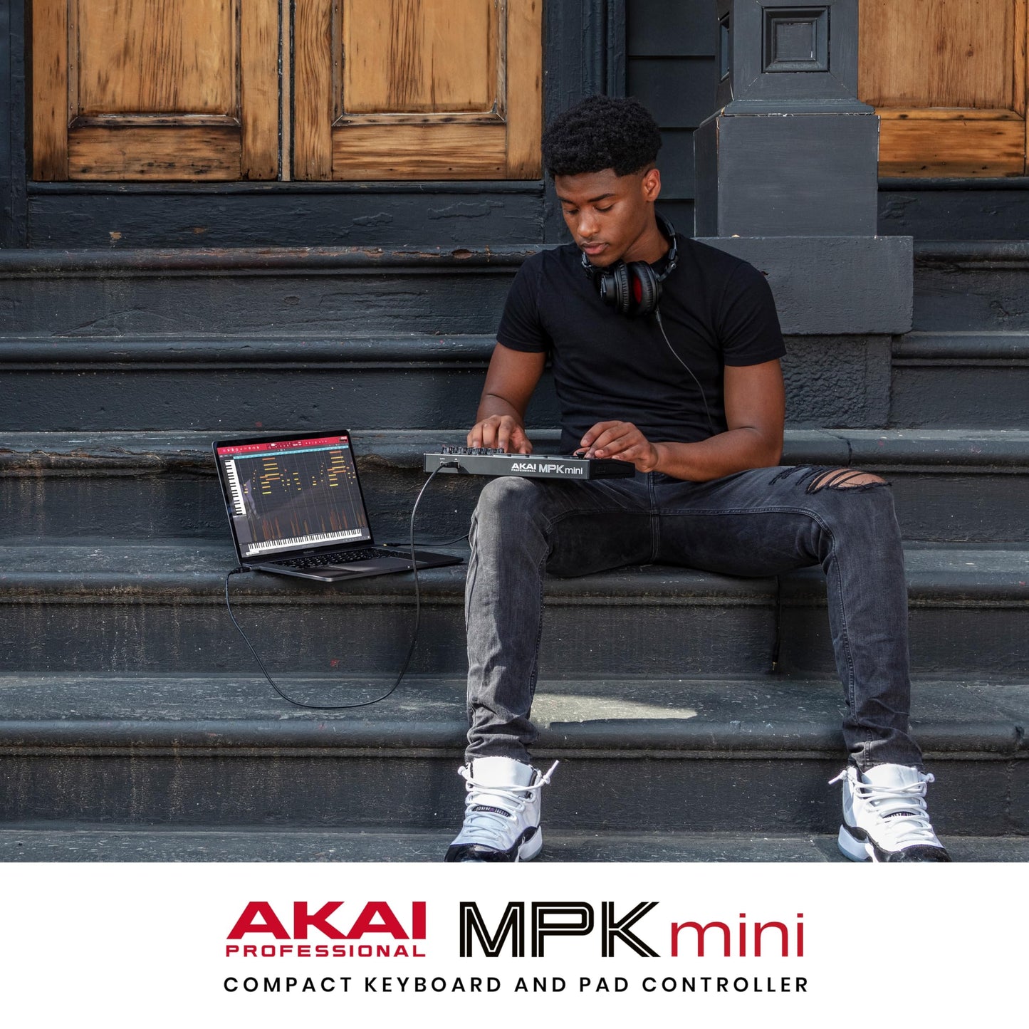 Akai Professional MPK Mini MK3 - 25 Key USB MIDI Keyboard Controller With 8 Backlit Drum Pads, 8 Knobs, Music Production Software and Native Instruments Sound Package (NKS Integration), White