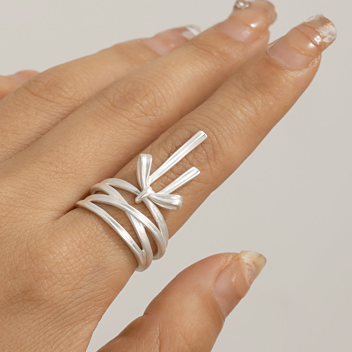 Meet The Dashers-Mrs. Dasher Kia Rose Sweet and Cool Metal Bow Rings Women's Pearl Beaded Open End Rings Bow Rings